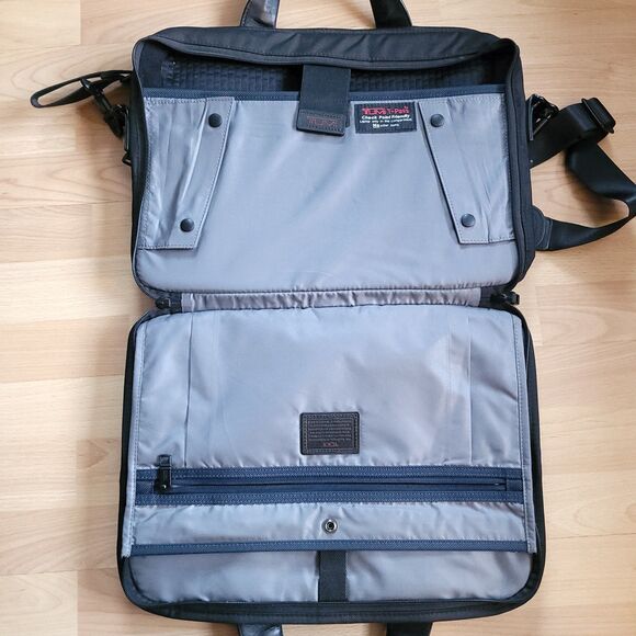 Tumi Alpha 2 T-Pass Medium Screen Laptop Briefcase Bag VGUC 26516D2 Initials - Picture 7 of 11